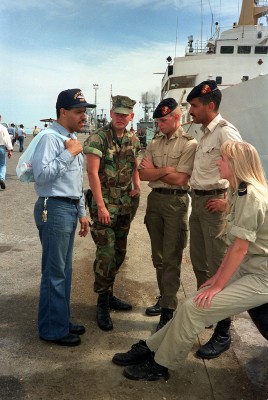 Members_of_the_US_Navy_and_the_Royal_Netherlands_Navy_during_Operation_Desert_Storm.jpg